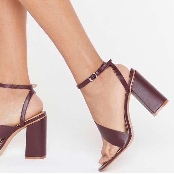 Nasty Gal Burgundy Block Heel Sandals - Picture 4 of 9